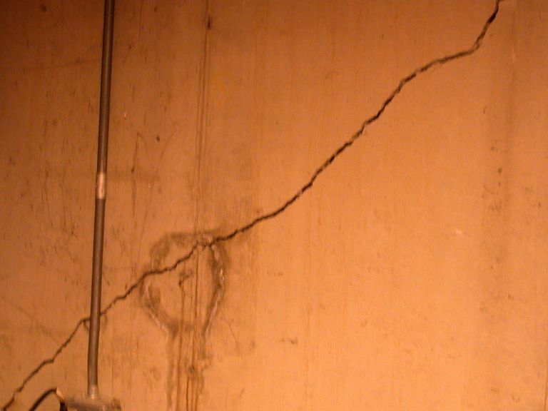 Structural Crack