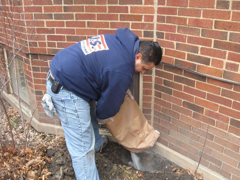 Chicago Exterior Crack Repair – Sodium Bentonite Stops Seepage